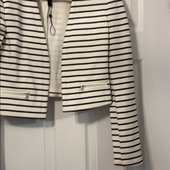 Striped cropped blazer - Picture 4 of 5